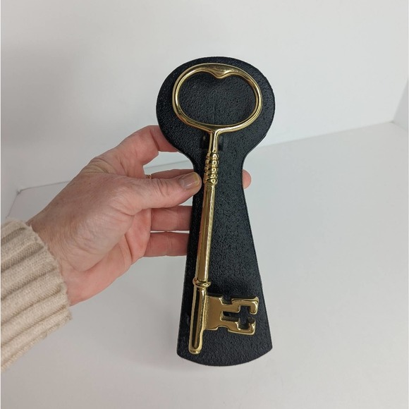 Vintage 1948 Brass Key Door Knocker Cast Iron Plate Signed Evelyn Jahncke - Picture 7 of 13